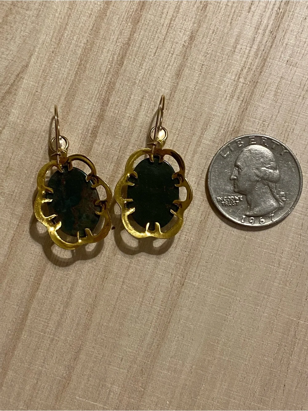 Vintage Earrings Gold Tone Scalloped Setting Dark Green Dark Red Spots Cabochon